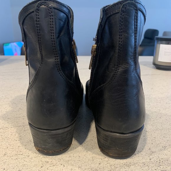 Black Steve Madden Boots - Picture 4 of 4